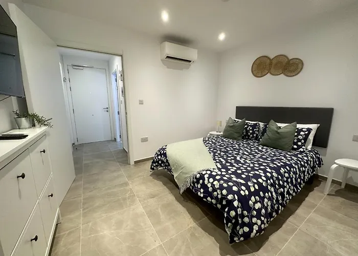 Brand New - Massive Studio - E1 - Self Catering
